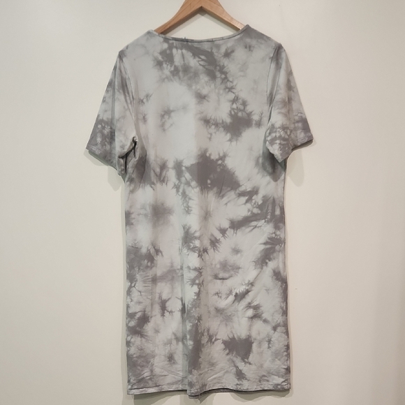 Gray Tie-Dye‎ T-Shirt Dress - Picture 5 of 5